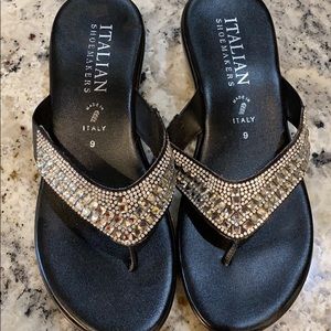 Black sparkling sandals